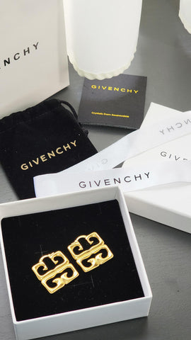 Brinco Givenchy